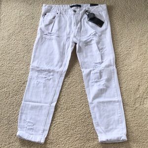 White boyfriend jeans
